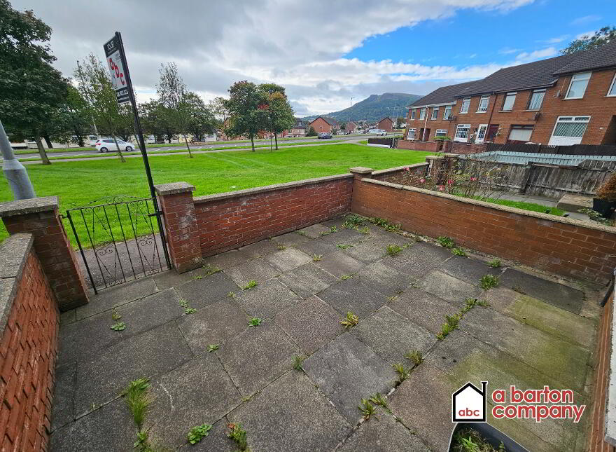 31 O'Neill Road, Rathcoole, Newtownabbey, BT36 6BZ