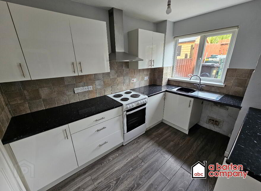 31 O'Neill Road, Rathcoole, Newtownabbey, BT36 6BZ