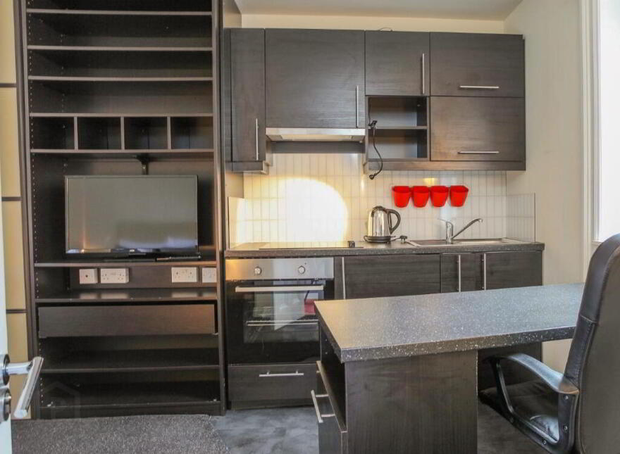 Apt 5, 31 Wellington Park, Belfast, BT9 6DL