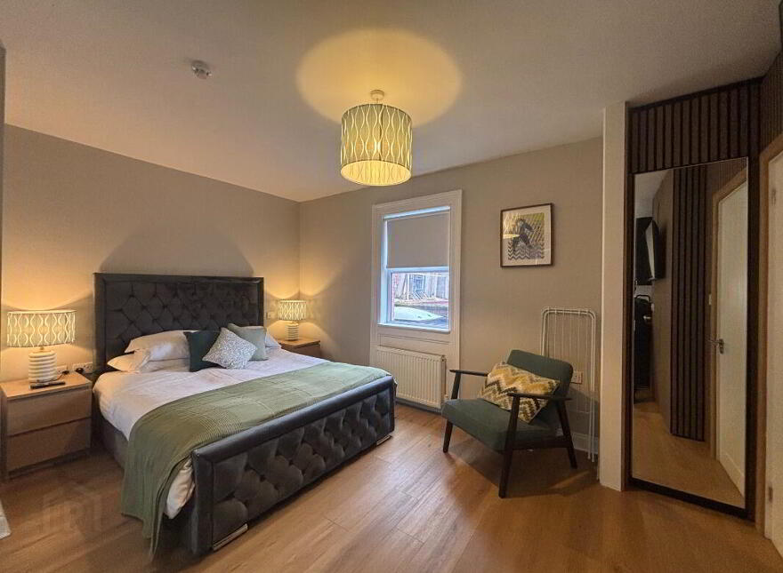 Apt 5, 31 Wellington Park, Belfast, BT9 6DL