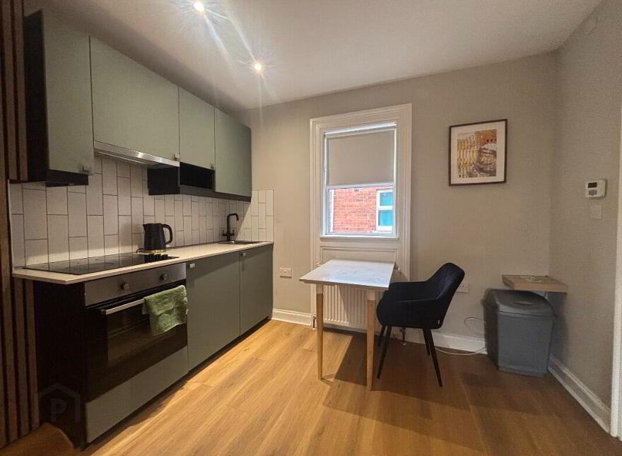 Apt 5, 31 Wellington Park, Belfast, BT9 6DL