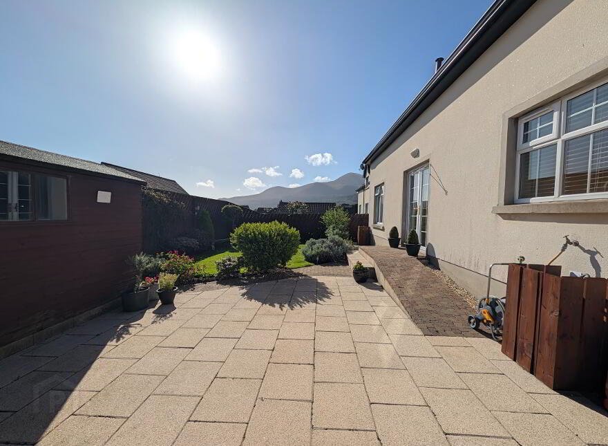 25 Tollymore Brae, Newcastle, BT33 0GT