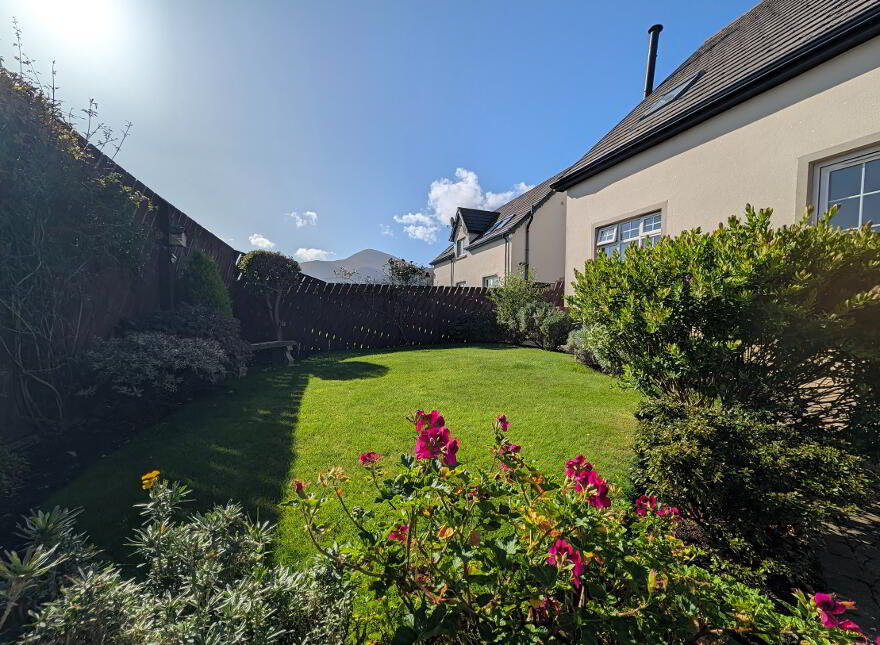 25 Tollymore Brae, Newcastle, BT33 0GT