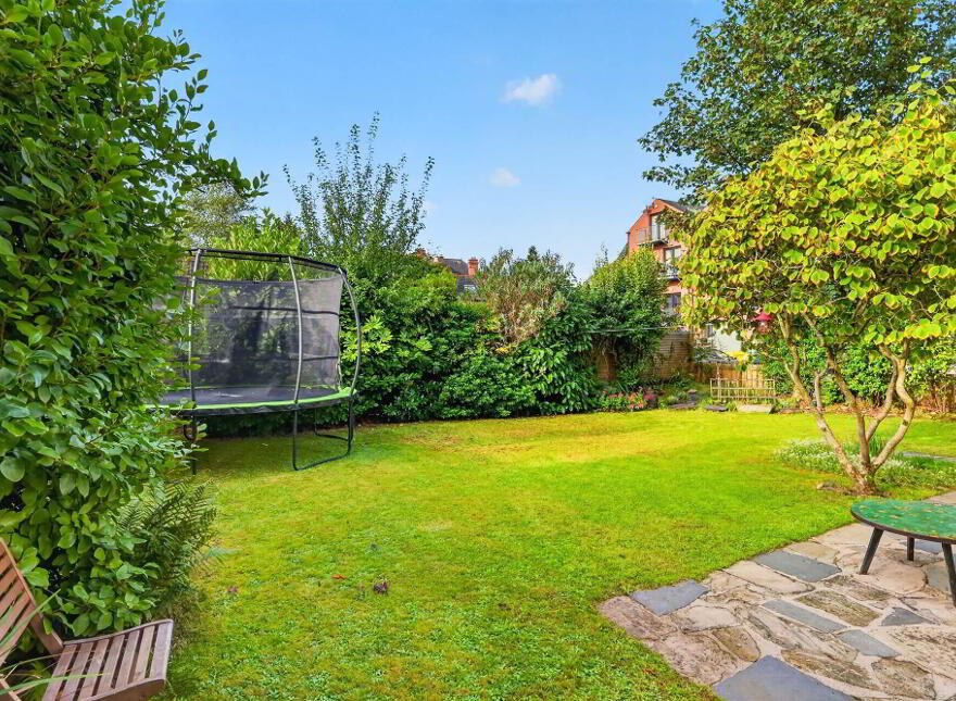 9 Osborne Park, Off Malone Road, Belfast, BT9 6JN