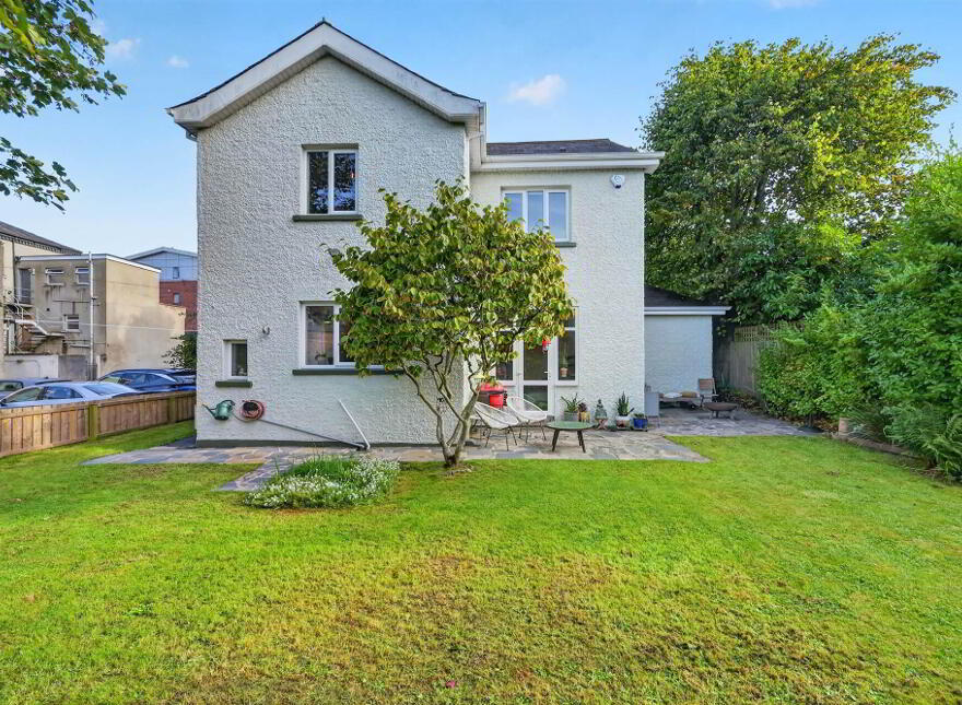 9 Osborne Park, Off Malone Road, Belfast, BT9 6JN