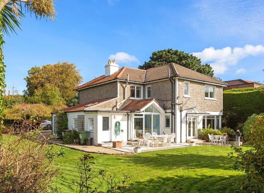 Dunbrody, Torquay Road, Foxrock, Foxrock, D18V6F2