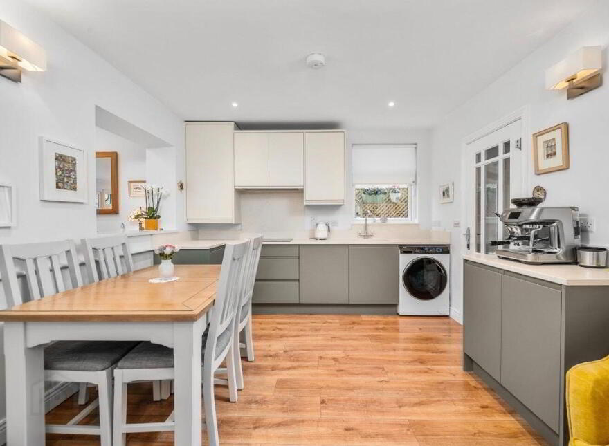 90 College Park Way, Ballinteer, D16R8K8