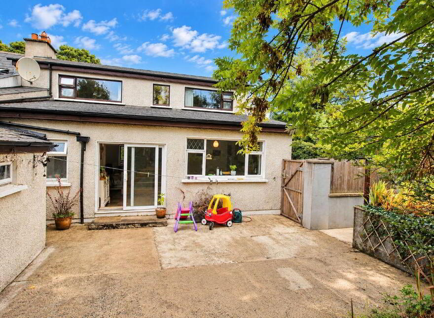 Hollyfort, Gorey, Y25Y328