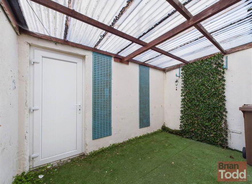 Glynnview Av, Larne, BT40 1BT