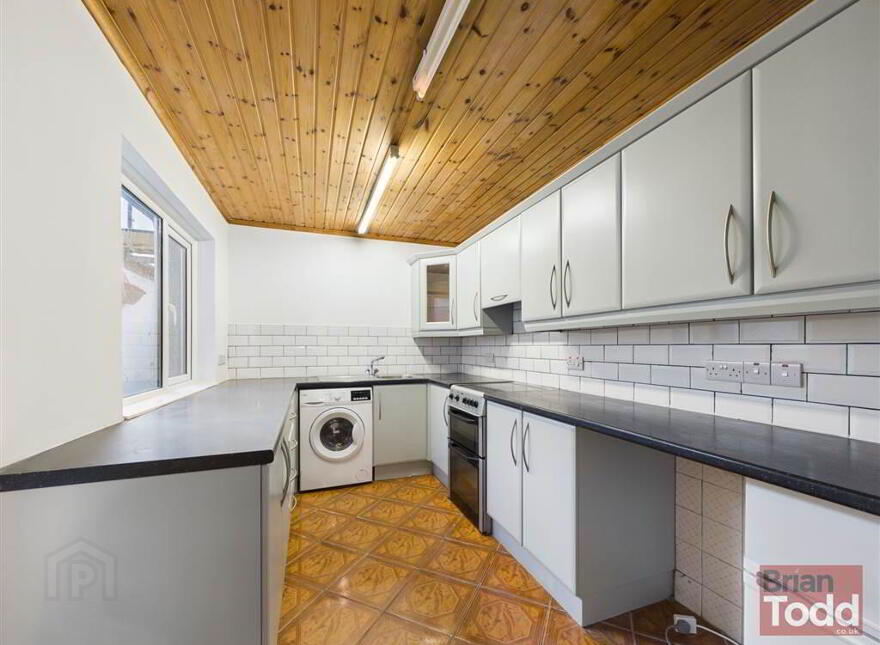 Glynnview Av, Larne, BT40 1BT