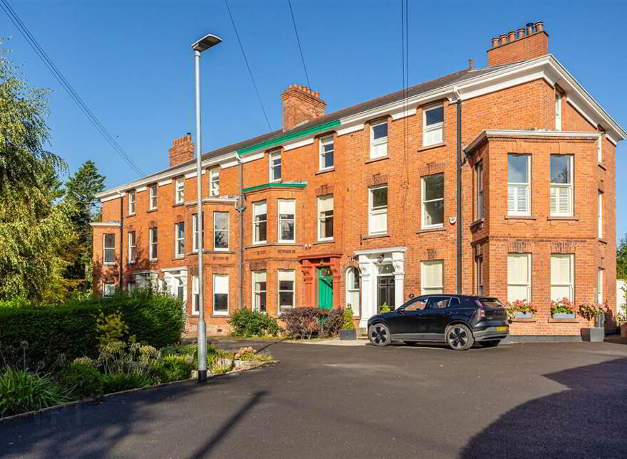 3 Parkmount, Lisburn, BT27 4AN