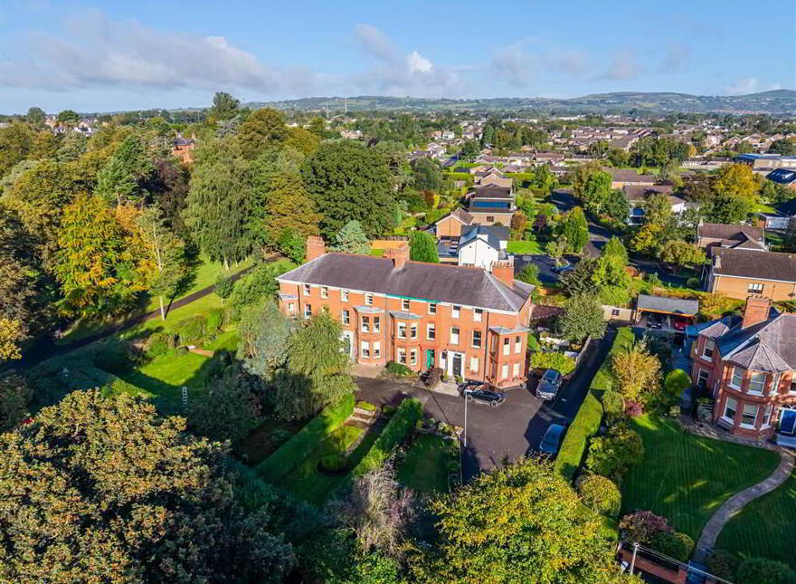 3 Parkmount, Lisburn, BT27 4AN
