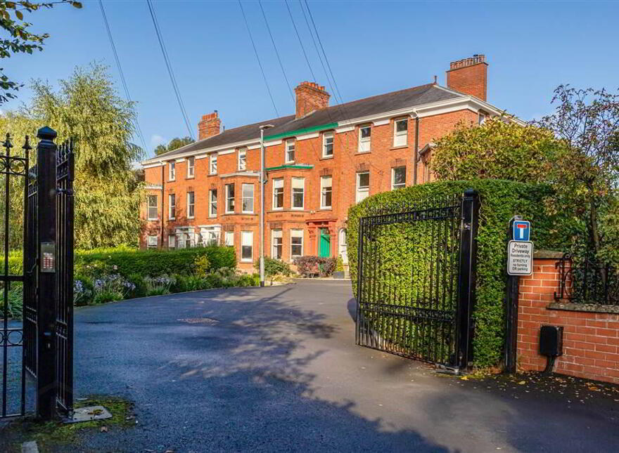 3 Parkmount, Lisburn, BT27 4AN