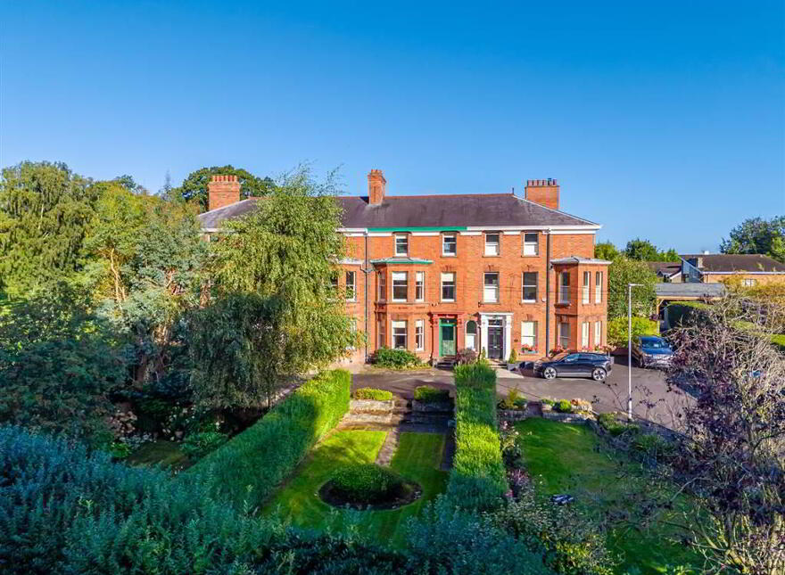 3 Parkmount, Lisburn, BT27 4AN