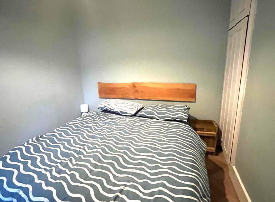 "Strandhill Lodge", Shore Road, Strandhill, F91W957
