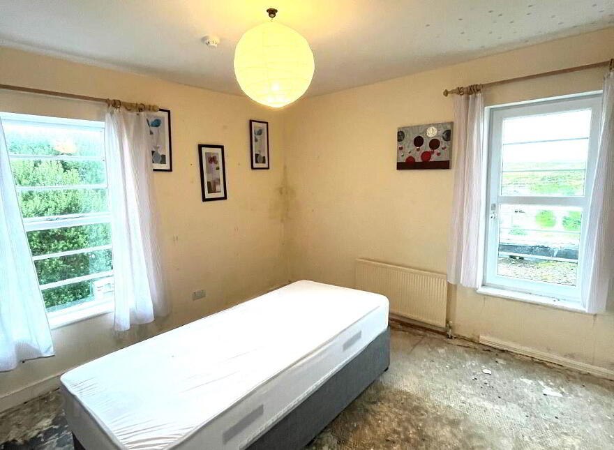 "Strandhill Lodge", Shore Road, Strandhill, F91W957