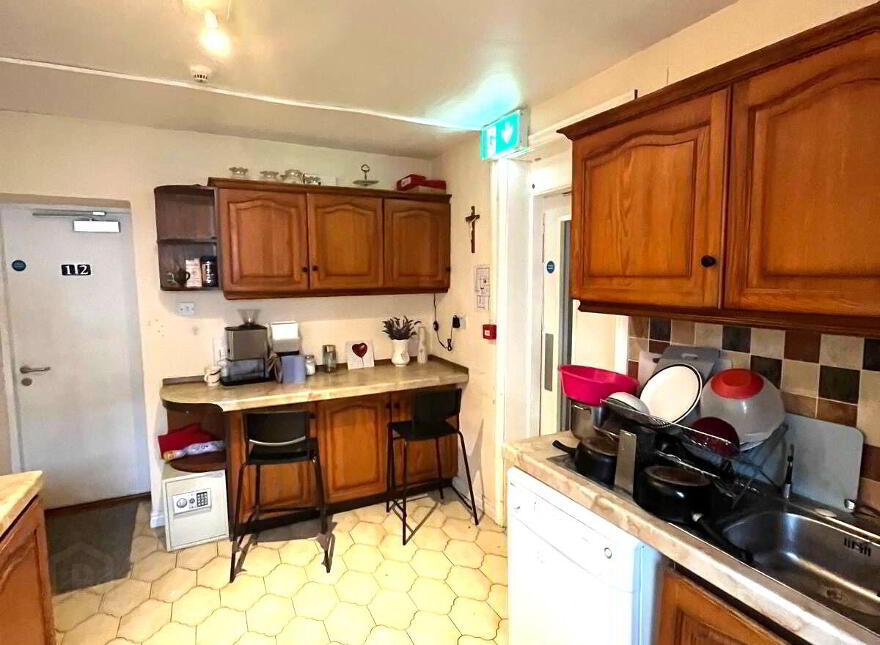 "Strandhill Lodge", Shore Road, Stranhill, F91W957