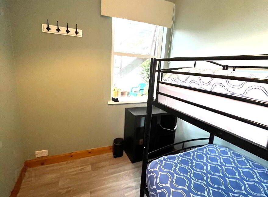 "Strandhill Lodge", Shore Road, Stranhill, F91W957