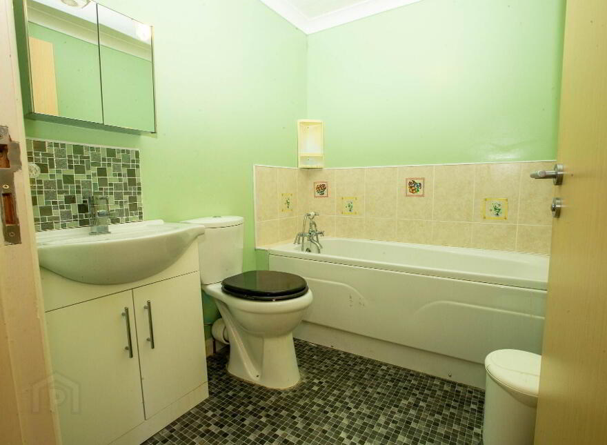 16 Boulevard Park, Dundrum Road, Newcastle, BT33 0GH