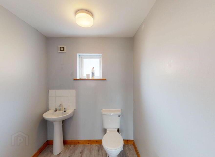 44 Dromore, Cootehill, H16H674