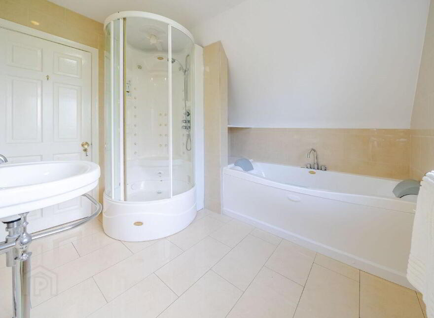 Hillcrest, Quignalegan, Ballina, F26EK52