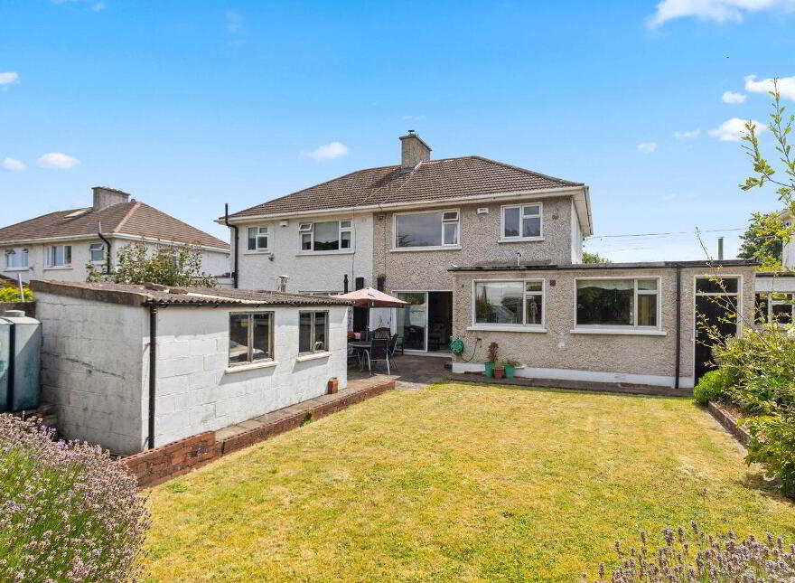 154 Santry Close, Dublin 9, D09F2P4