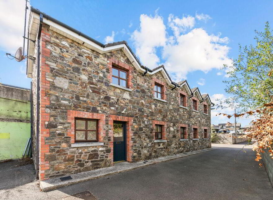 Union Hall, Pearse Street, Gorey, Y25W3P9