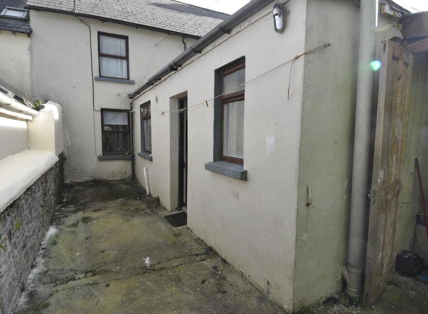 6 Pearse Street, Gorey, Y25HY88