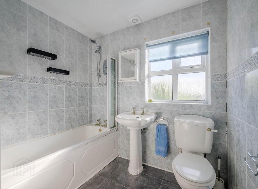 16 Lord Warden's Green, Bangor, BT19 1YR