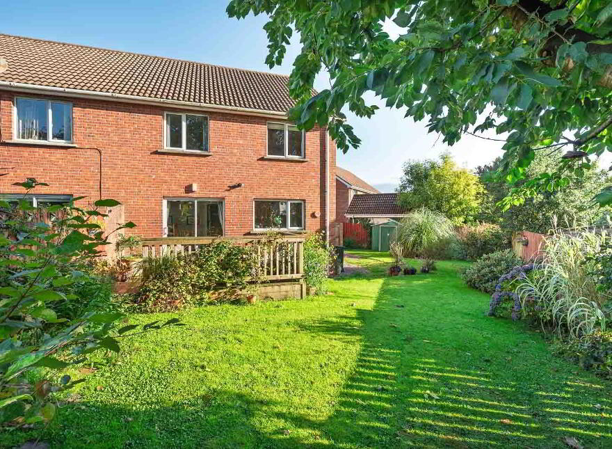 16 Lord Warden's Green, Bangor, BT19 1YR