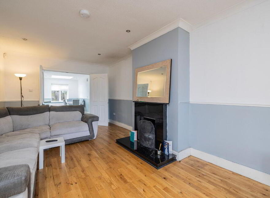 13 The Crescent, St. Catherines, Rush, K56HD36