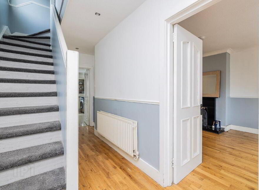 13 The Crescent, St. Catherines, Rush, K56HD36
