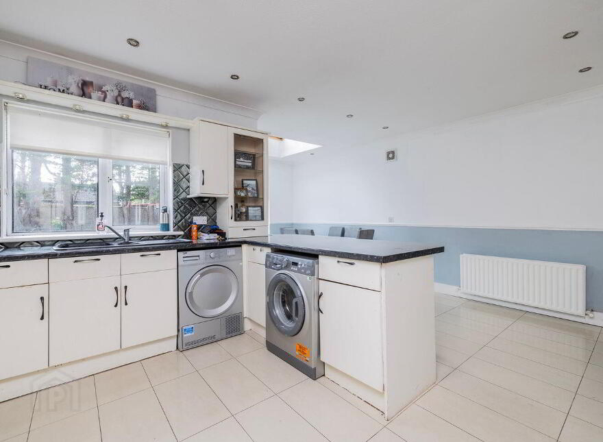13 The Crescent, St. Catherines, Rush, K56HD36