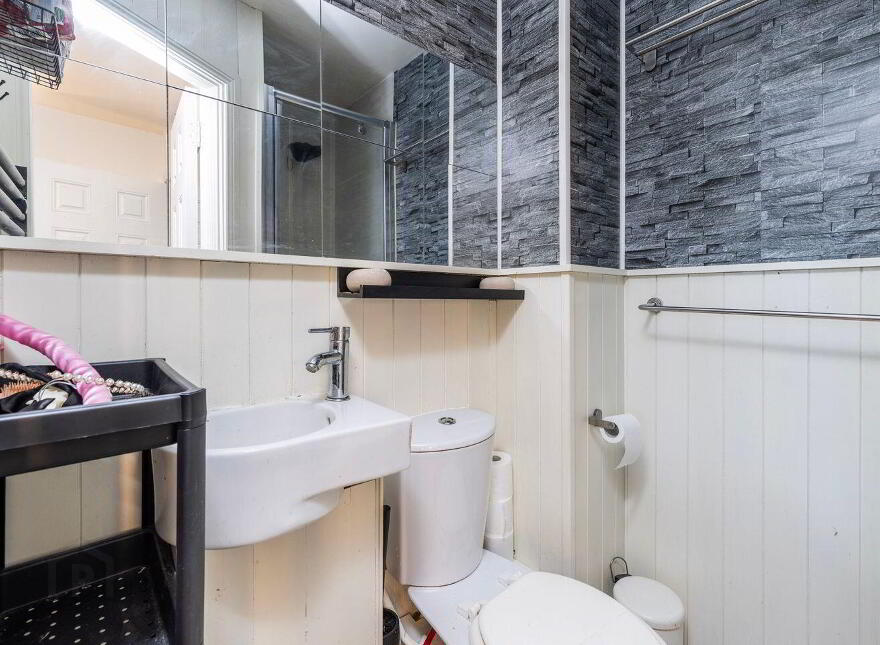 8 Palmer Avenue, Rush, K56W688