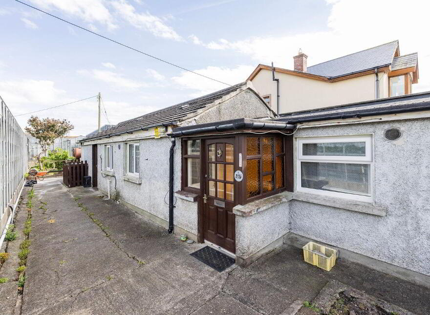 House And Glasshouses, Sundrive Road, Rush, K56FH32