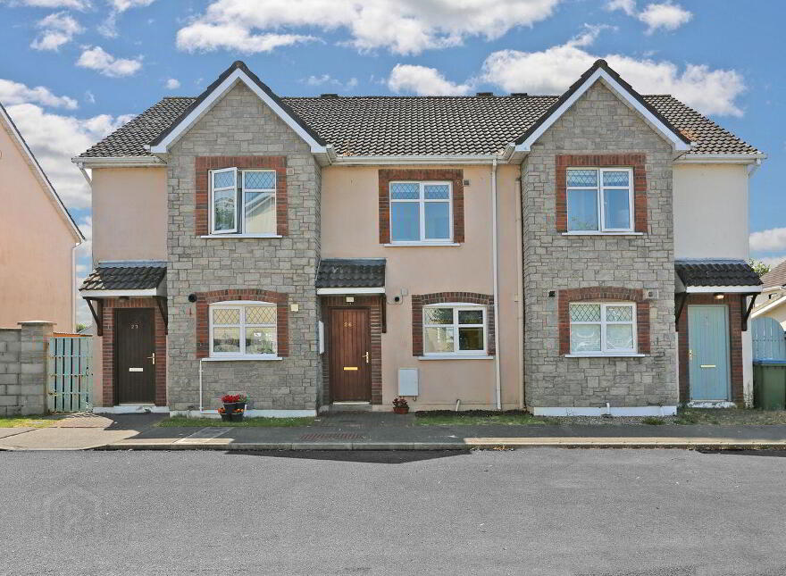 26 Dun Na Ri, Shannon, V14KH58 photo