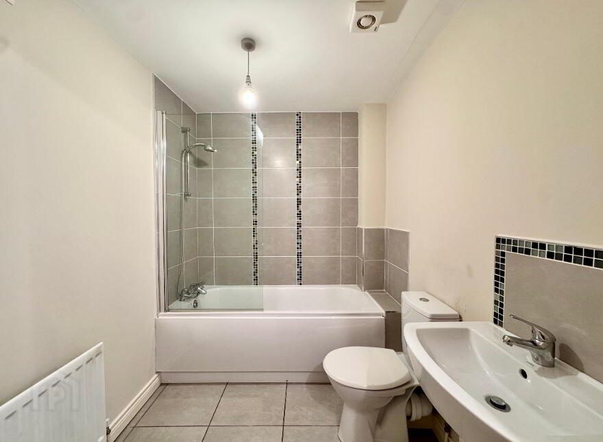 Apt 3, 187 West Circular Road, Belfast, BT13 3QF