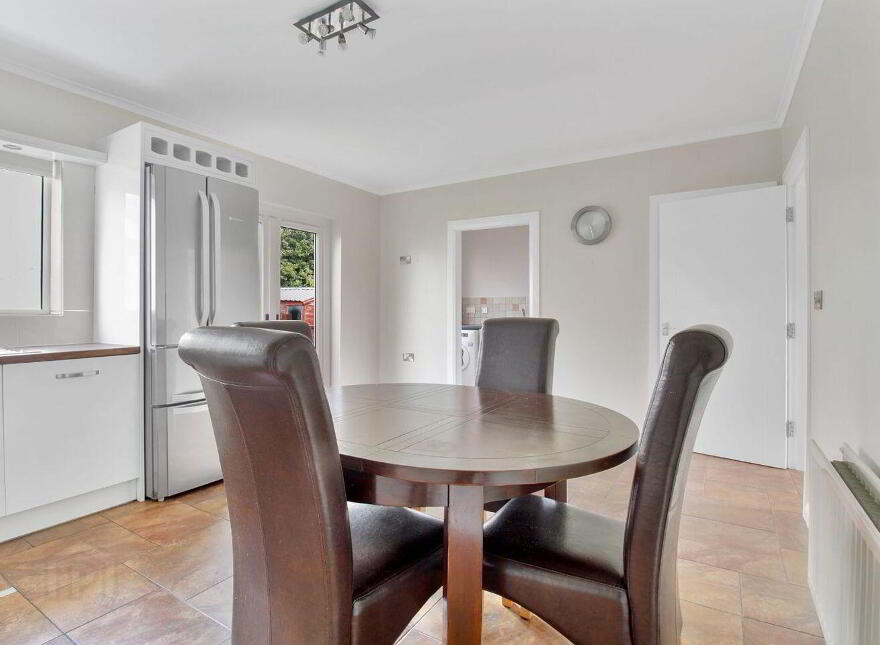 27 Orchard Grove, Newtown Cunningham, F93W326