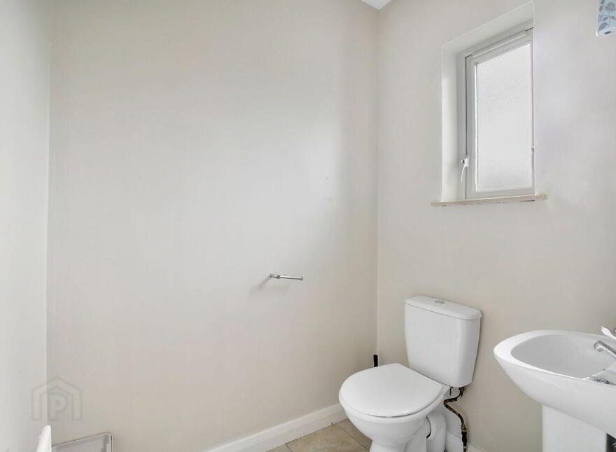 27 Orchard Grove, Newtown Cunningham, F93W326