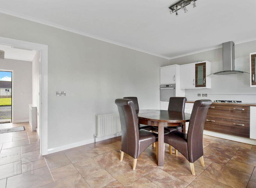 27 Orchard Grove, Newtown Cunningham, F93W326