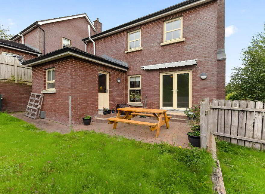 5 Quillyburn Hall, Dromore, BT25 1FY