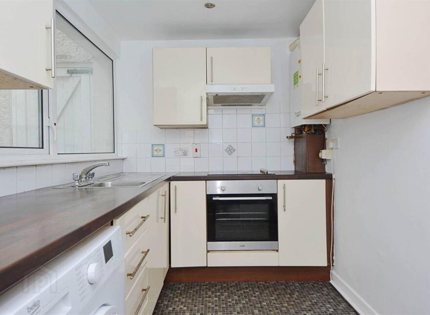 21 Elmdale Street, Belfast, BT5 5BX