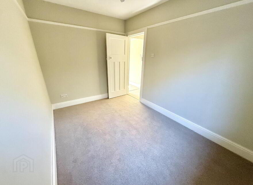 1B Clifton Road, Bangor, BT20 5EW