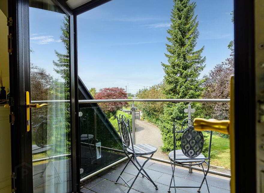 Entwood, Bailick Avenue, Midleton, P25T296