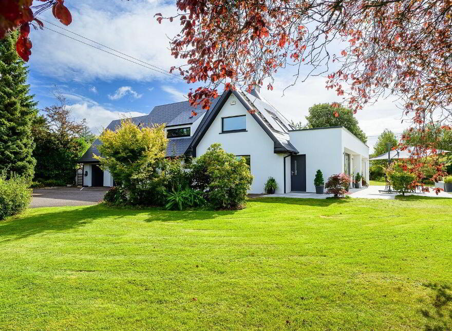 Entwood, Bailick Avenue, Midleton, P25T296