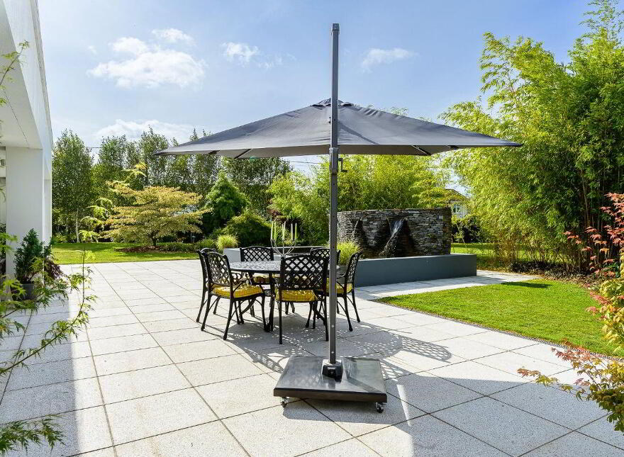 Entwood, Bailick Avenue, Midleton, P25T296