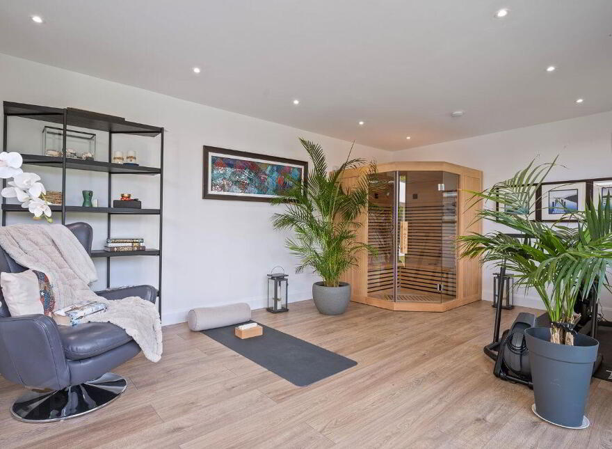 Entwood, Bailick Avenue, Midleton, P25T296