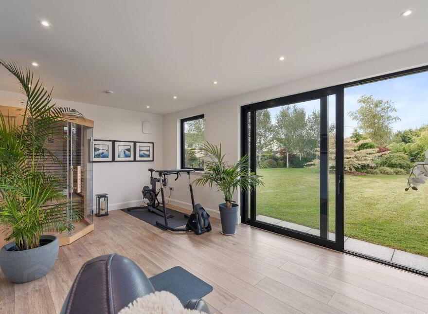 Entwood, Bailick Avenue, Midleton, P25T296