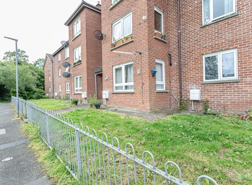 14D Dobbins Grove, Armagh, BT60 1BG