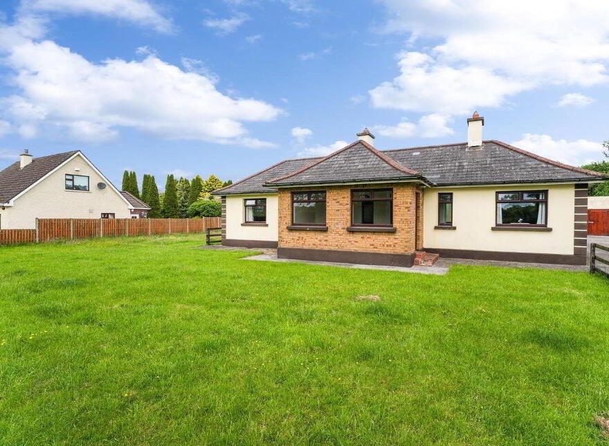 Castlewarden, Straffan